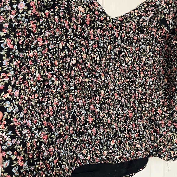 Abercrombie & Fitch Floral Smocked Crop Top S - Picture 9 of 13